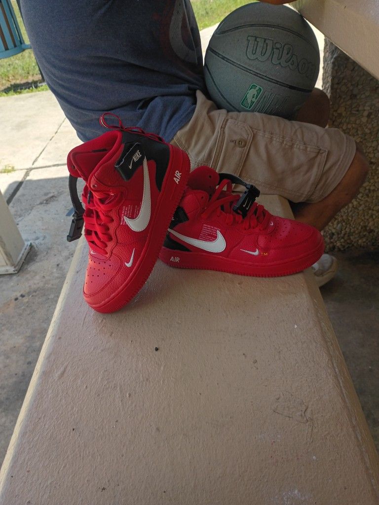 Nike Air Force Mid LV8 GS 'University Red' Shoes