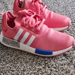 Shoes Size  7/1/2  Adidas 