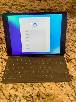 iPad 7th Generation 128GB with Smart Keyboard