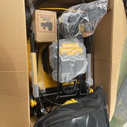 DEWALT 20V MAX 21.5 in. Battery Powered Walk Behind Push Lawn Mower with (2) 10Ah Batteries & Charger