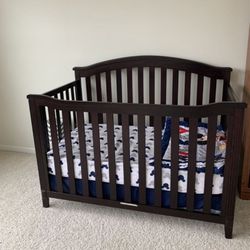 Baby Crib That Can Be Converted To Toddler Bed (with Mattress)