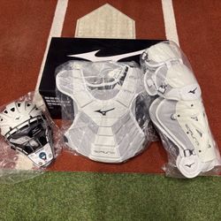 Mizuno Samurai Catcher’s Softball Gear