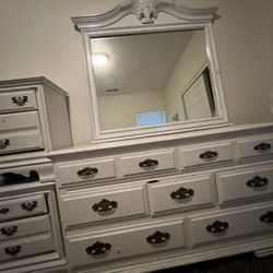 Dresser With Night Stands And Mirror