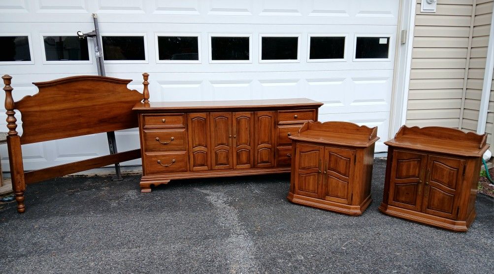 Vintage 4 Piece Mid-century Full Bedroom Set By Willett
