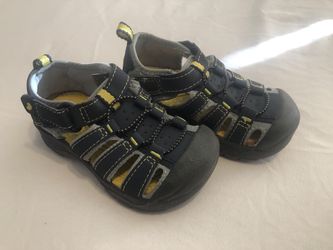 Boys Toddler Sandals Size 7. Worn Only a Couple of Times. Comes From a Smoke and Pet Free Home. $5