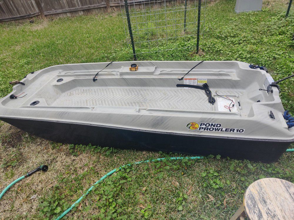 2 Man Fishing Boat Pond Prowler for Sale in Crosby, TX - OfferUp