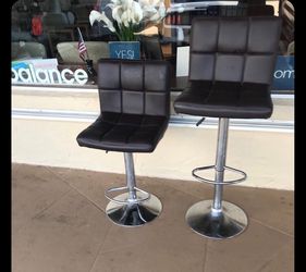 2 Adjustable Salon Chairs
