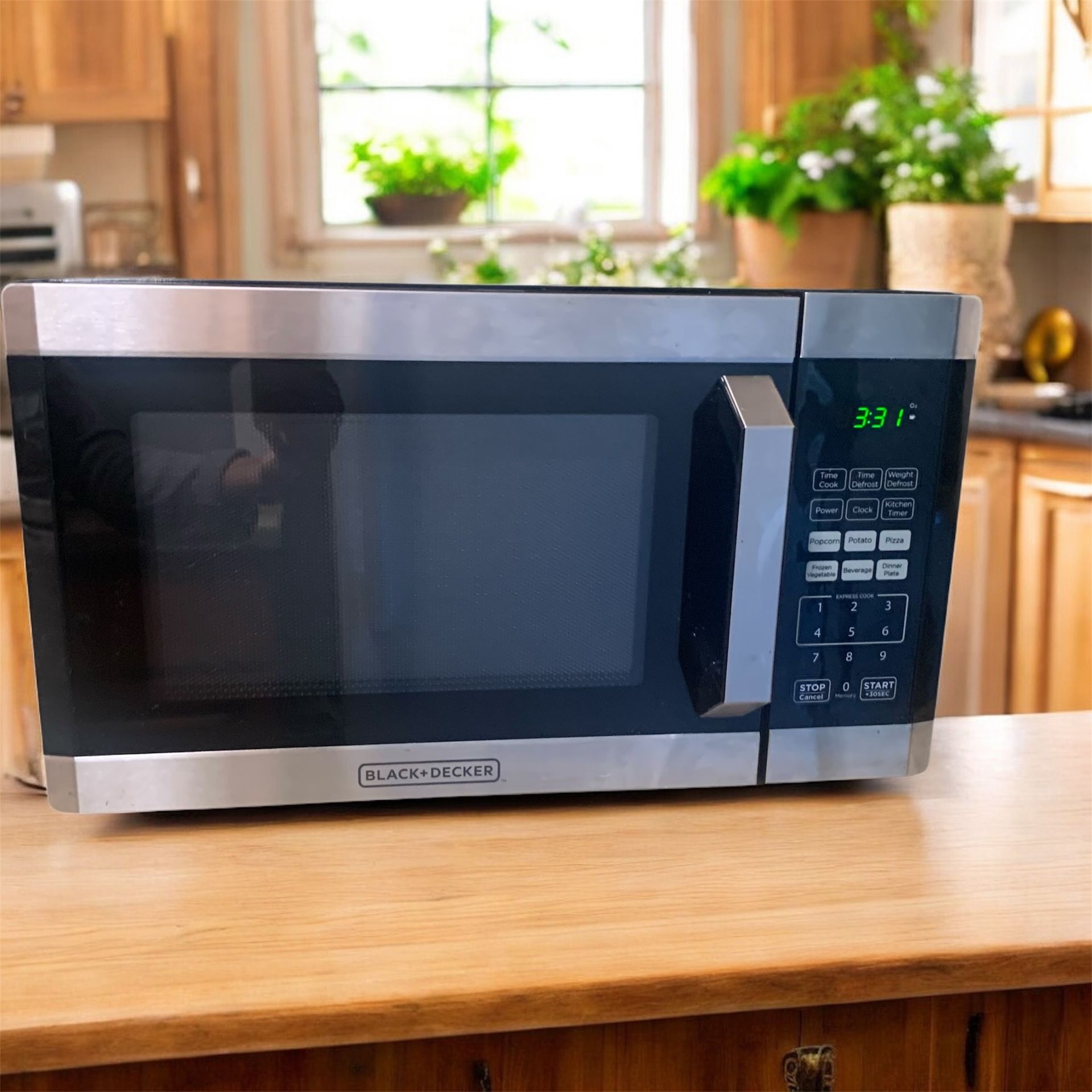 *This Ad Still Up-Still Available* Nice Black & Decker Microwave