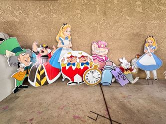 13 Alice in wonderland cut outs