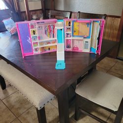 Selling Barbie Closet 