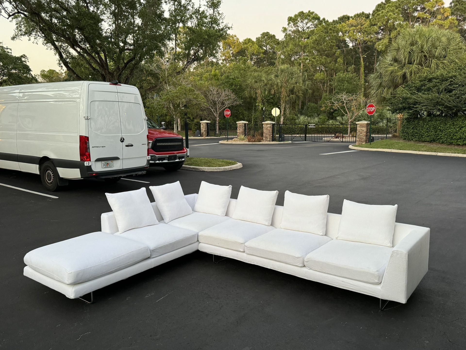 Couch/Sofa Sectional - Off-White - Linen - Delivery Available 🚛