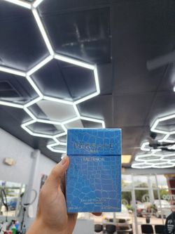 Versace Man Eau Fraiche 3.4 Ounce Brand New Men Cologne 