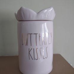 Rae Dunn Butterfly Kisses Candle 