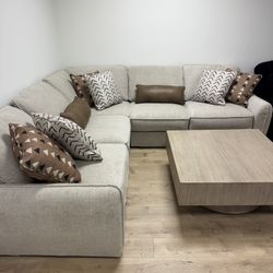 FREE DELIVERY Customizable 3-Piece Sectional