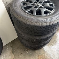 Bridgestone Dueler H/L 422 Plus  