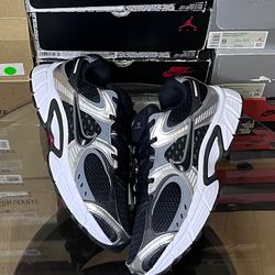 Nike V5 RNR Black Anthracite Smoke Grey