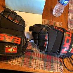 Easton SHG27 Hockey gloves in excellent condition, Plainfield, Illinois