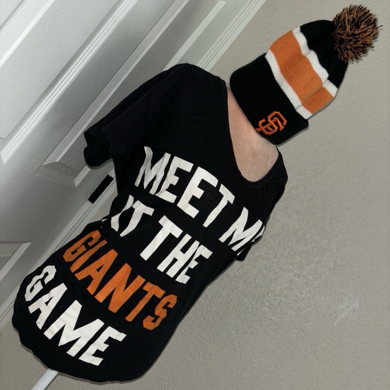 Giants Shirt & Beanie