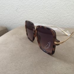 Ladies Designer Butterfly Sunglasses $20 Or 2 Pairs For $30