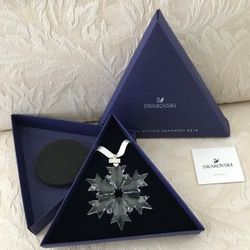 2018 Swarovski Large Annual Crystal Snowflake Ornament