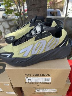 Yeezy 700s DS