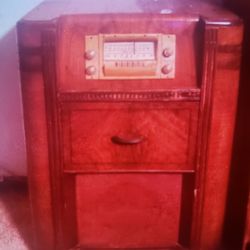 1940'S SEARS RADIO WITH TURN TABLE