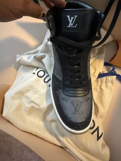 Louis Vuitton Men’s Size8