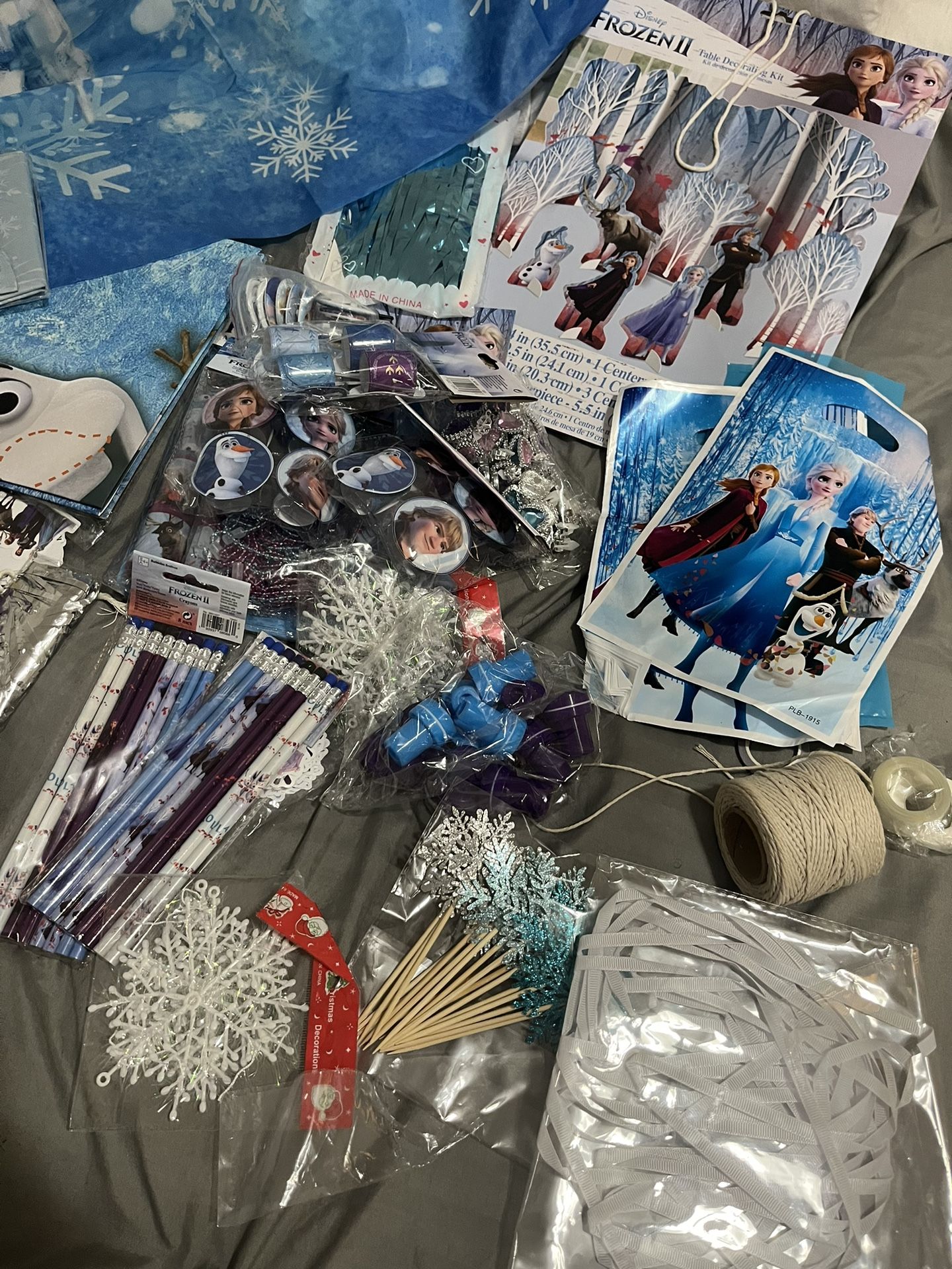 Frozen Party Decorations/ favors