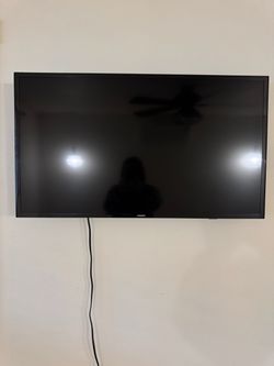 Samsung 40” Full HD Smart TV – Excellent Condition