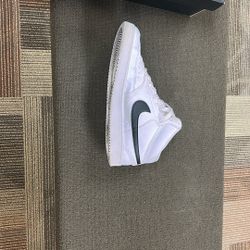 Nike high top size 9 1/2