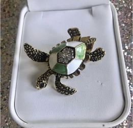 Turtle Brooch 