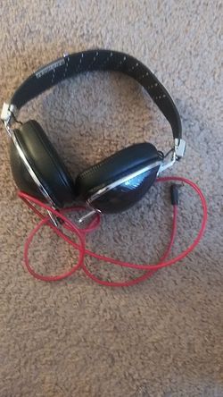 Roc Nation Skullcandy headphones