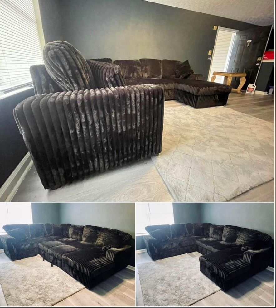 🔥OVERSIZED BLACK VELVET SECTIONAL WITH SLEEPER BED INSIDE!! PRICE INCLUDES DELIVERY $1325!!