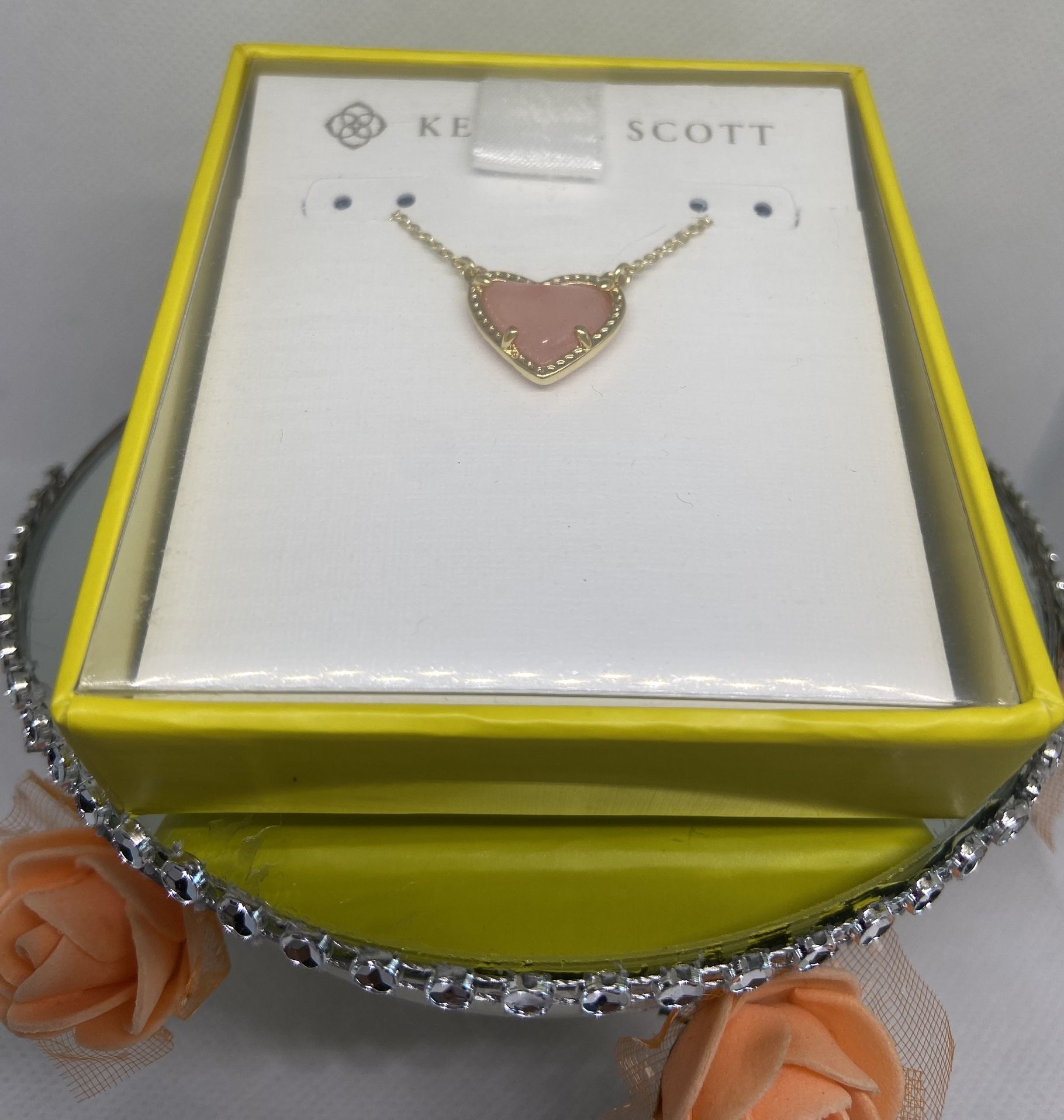 Kendra Scott Ari Heart Pendant Necklace Gold Rose Quartz New Condition