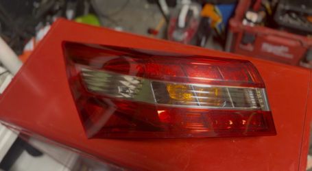 Toyota Avalon tail light