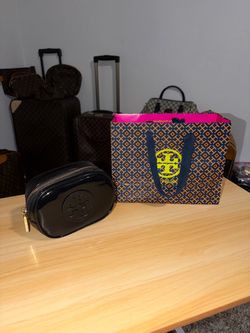 FOR SALE: Tory Burch Patent Leather Mini Cosmetic Bag