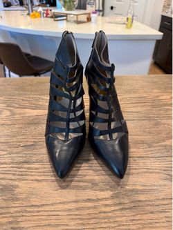 Michale Kors Black Leather 4in heel