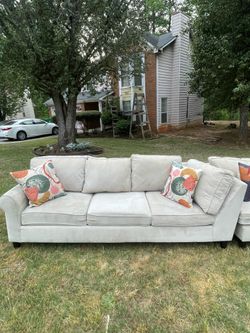 Cream Sectional Sofa with Chaise – Comfortable & Stylish