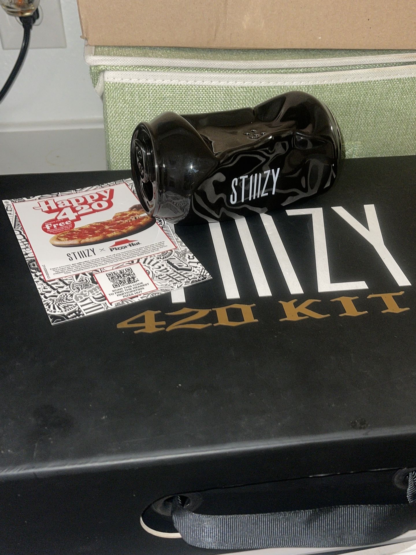 limited edition stiiizy 420 kit X pizza hut collab complete set