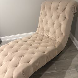 Lounge Chair NEED GONE!