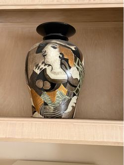 DESIGNER VASE