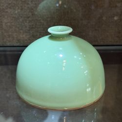 Chinese Porcelain pot. Tai bai Sun