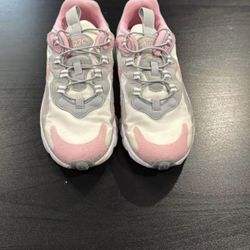 Nike Air 270 Kids Size 2Y 