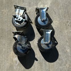 Set of 4 Rubber Casters (2 Swivel w Brakes)