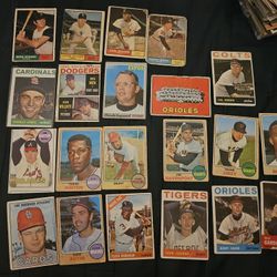 Vintage Baseball Card Lot In Fair Shape