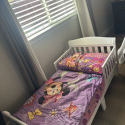 Toddler Bed & Linen 