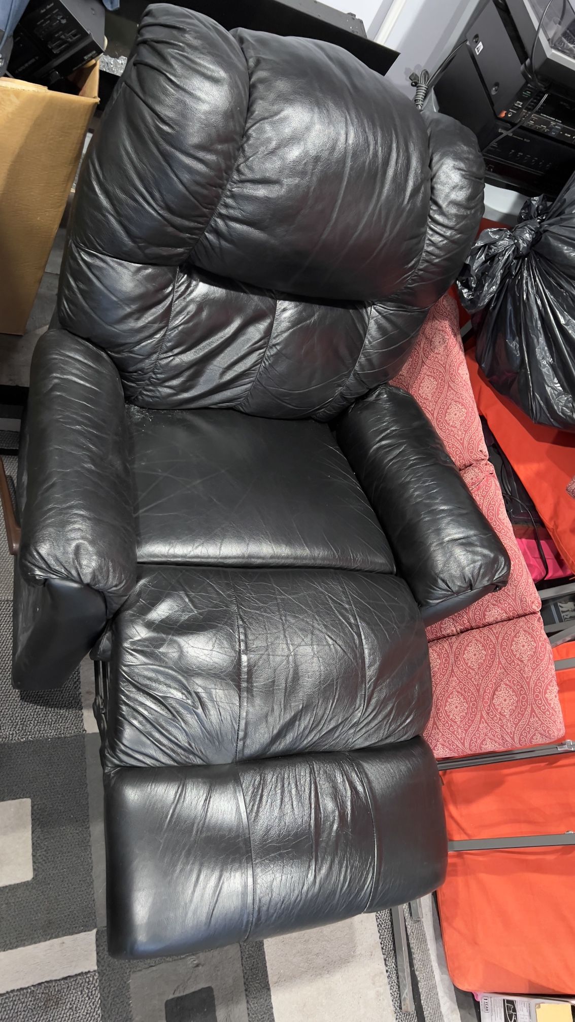 Black Leather Recliner for Sale in Woodbridge Township, NJ OfferUp
