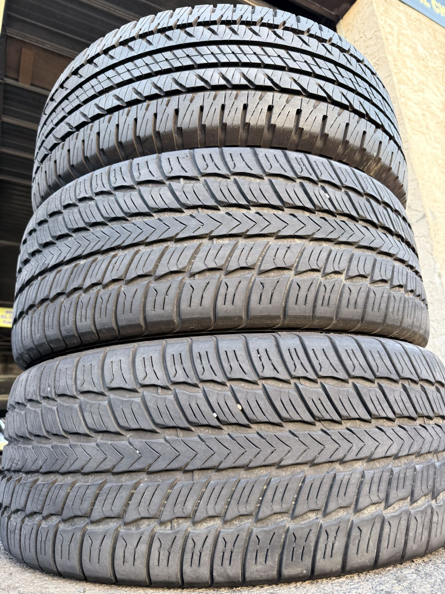 4 Used 285/45/22 GOODYEAR FOTERA HL EDITION AND BRIDGESTONE DUELER TIRES