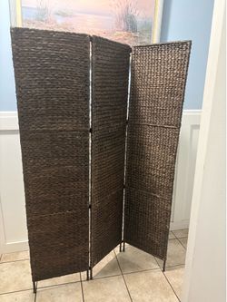 Water Hyacinth Screen $15