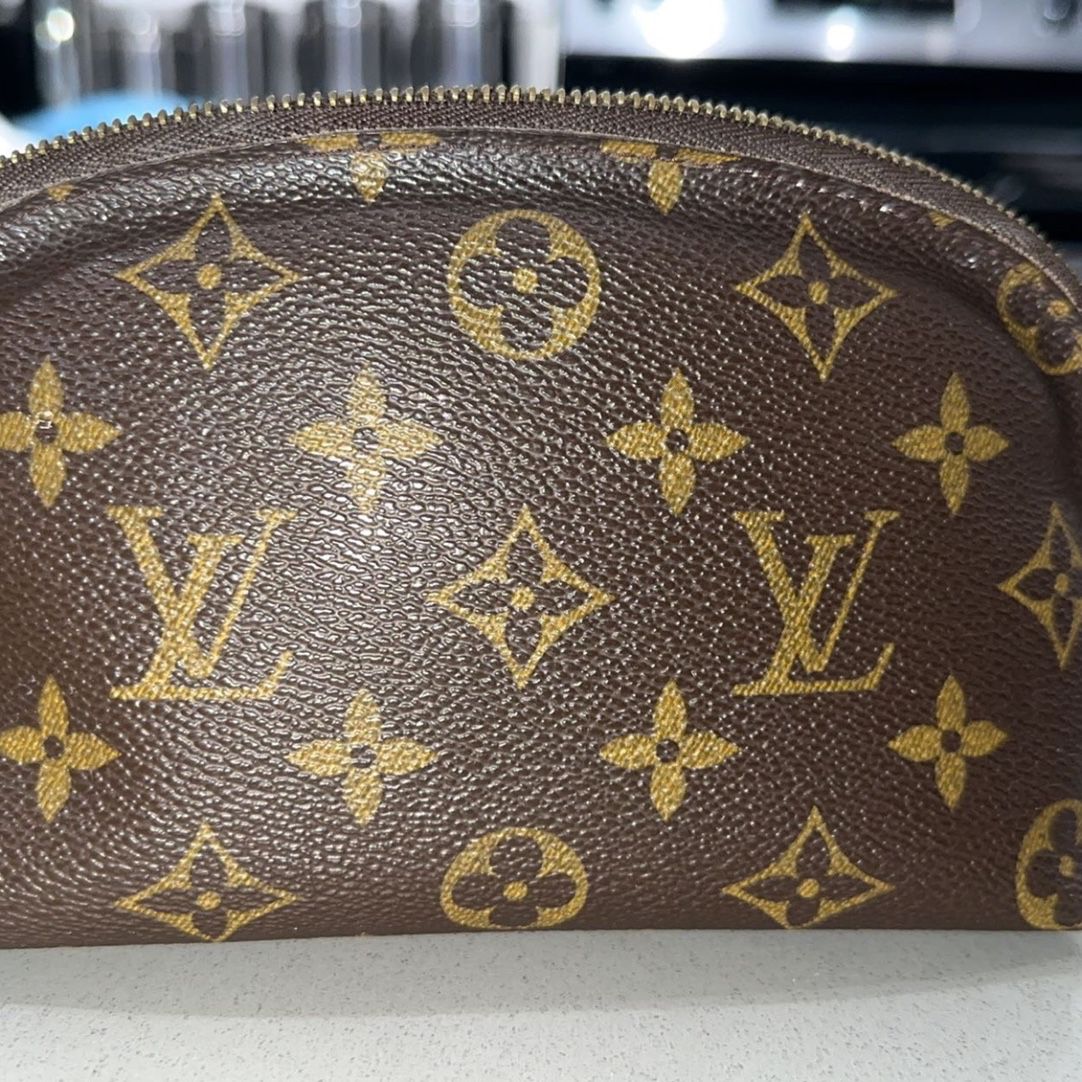 Louis Vuitton for Sale in West Los Angeles, CA - OfferUp